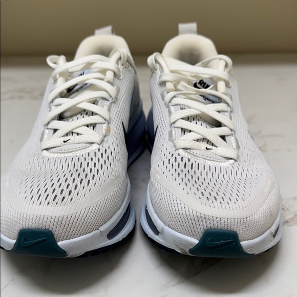 Nike White and Teal Athletic Sneakers - Picture 6 of 6